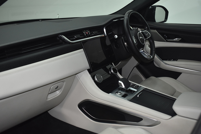 Jaguar F-PACE D200 MHEV R-Dynamic Black - U6252