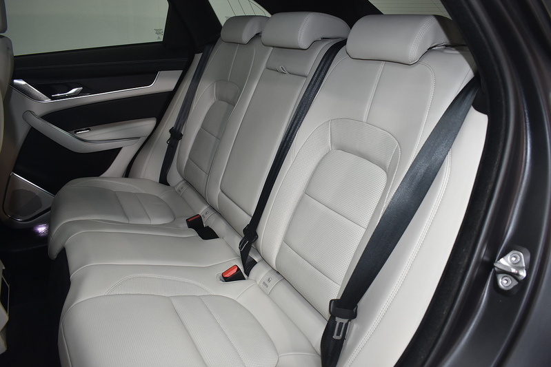 Jaguar F-PACE D200 MHEV R-Dynamic Black - U6252