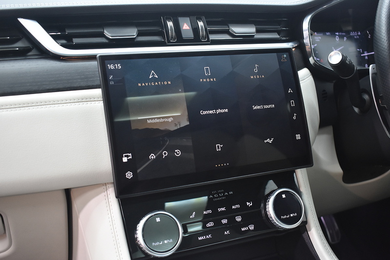 Jaguar F-PACE D200 MHEV R-Dynamic Black - U6252