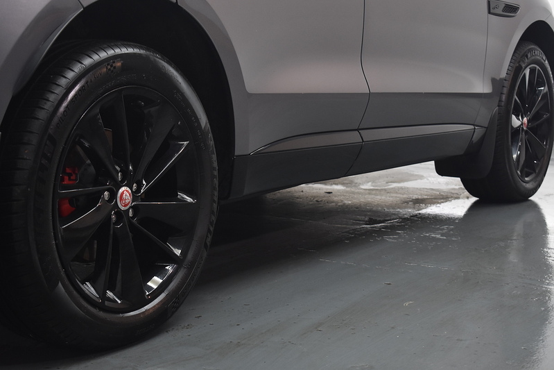 Jaguar F-PACE D200 MHEV R-Dynamic Black - U6252