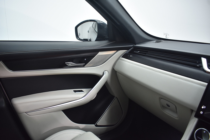 Jaguar F-PACE D200 MHEV R-Dynamic Black - U6252