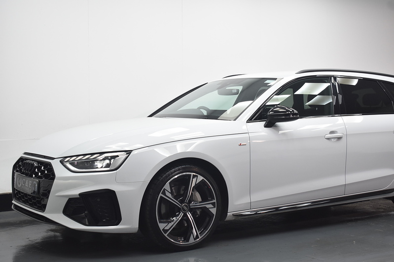 Audi A4 Avant TFSI Black Edition - U6260