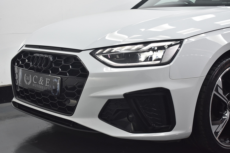 Audi A4 Avant TFSI Black Edition - U6260
