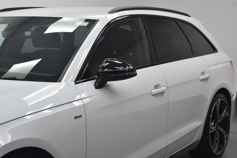 Audi A4 Avant TFSI Black Edition - U6260