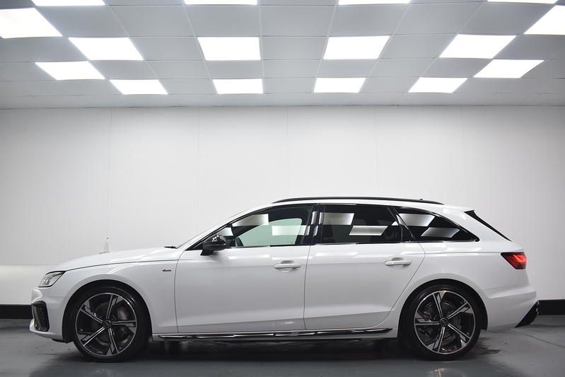 Audi A4 Avant TFSI Black Edition - U6260