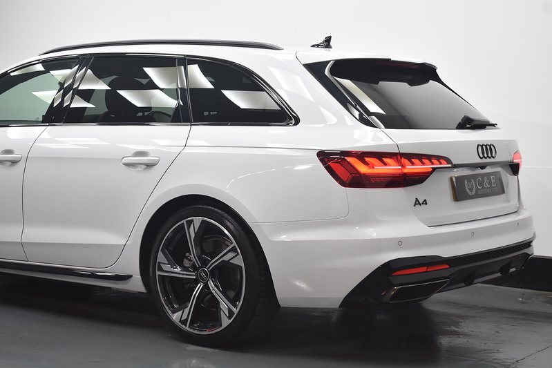 Audi A4 Avant TFSI Black Edition - U6260
