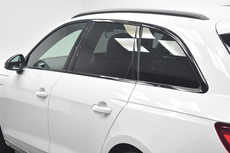 Audi A4 Avant TFSI Black Edition - U6260