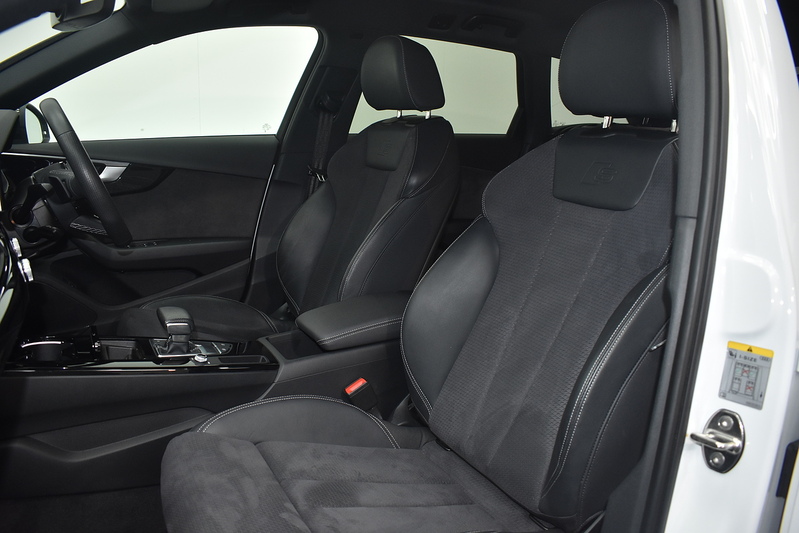 Audi A4 Avant TFSI Black Edition - U6260