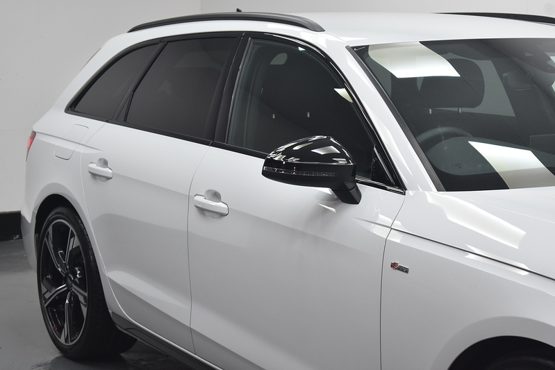 Audi A4 Avant TFSI Black Edition - U6260