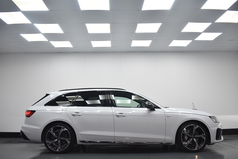 Audi A4 Avant TFSI Black Edition - U6260