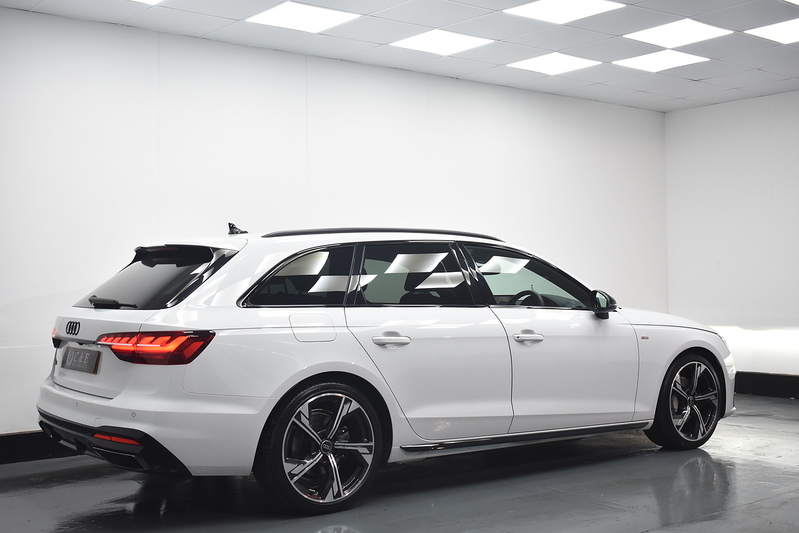 Audi A4 Avant TFSI Black Edition - U6260