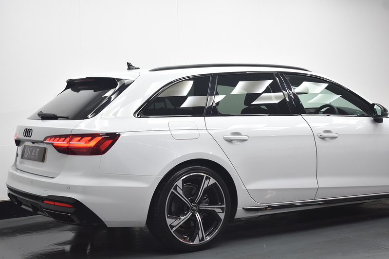 Audi A4 Avant TFSI Black Edition - U6260