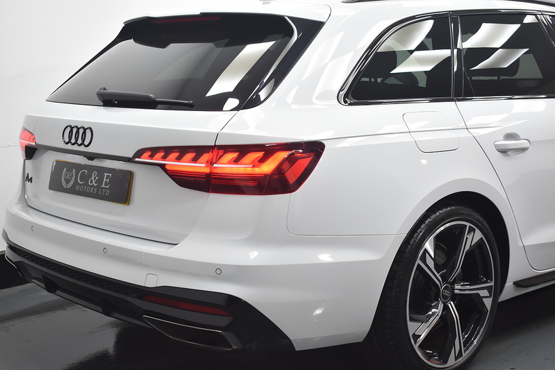Audi A4 Avant TFSI Black Edition - U6260