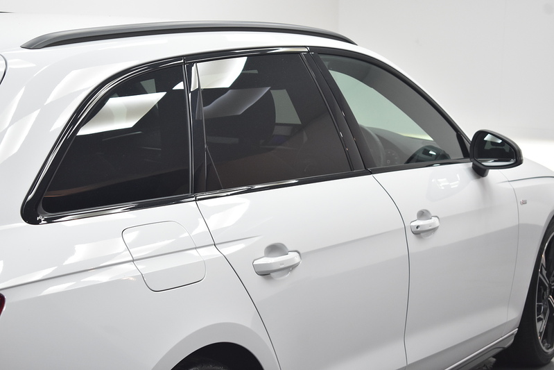 Audi A4 Avant TFSI Black Edition - U6260