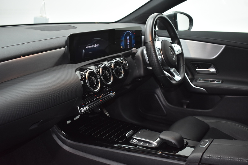 Mercedes-Benz CLA CLA200 AMG Line - U6266