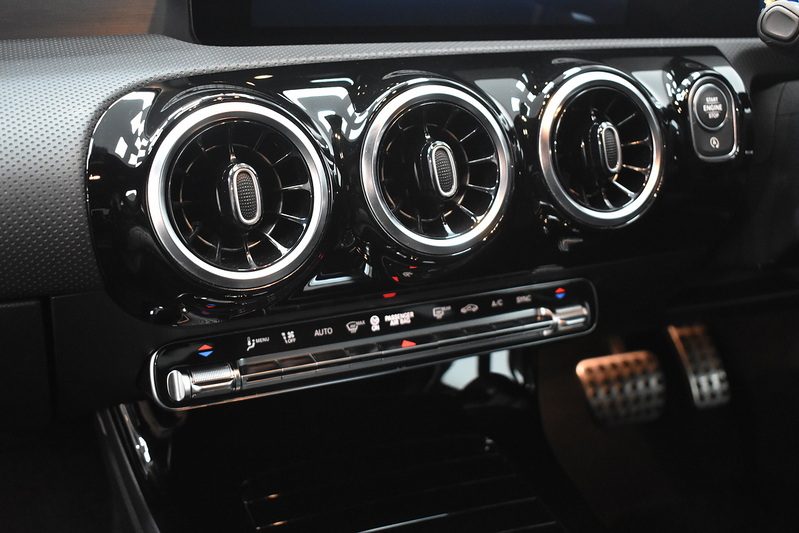 Mercedes-Benz CLA CLA200 AMG Line - U6266