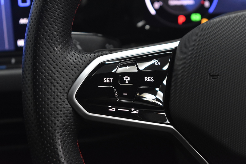 Volkswagen Golf TSI GTI - U6276