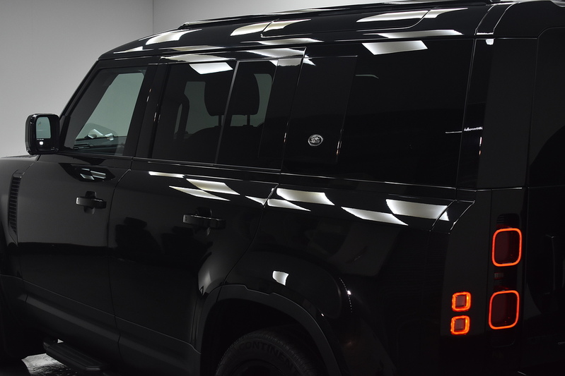 Land Rover Defender 110 SD4 SE - U6281