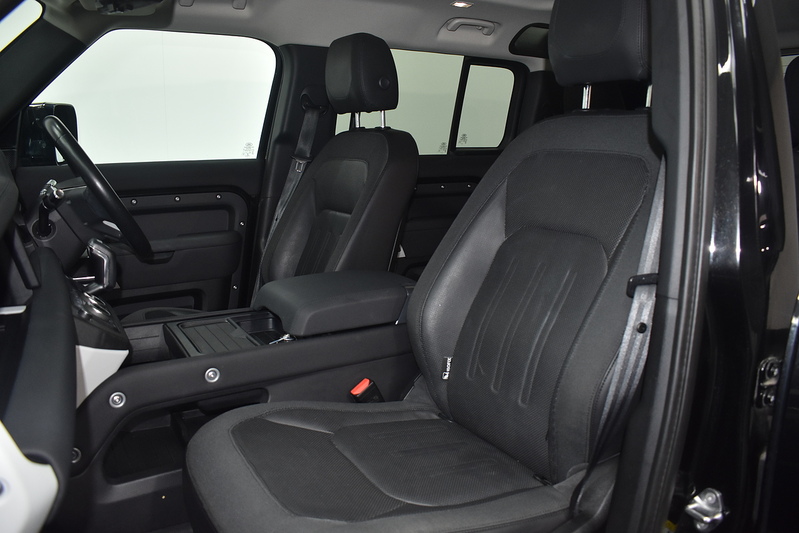 Land Rover Defender 110 SD4 SE - U6281