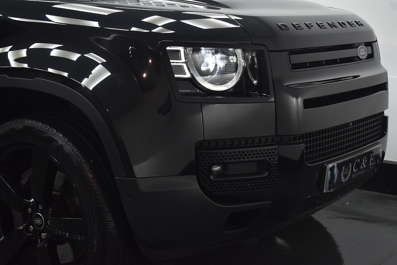 Land Rover Defender 110 SD4 SE - U6281