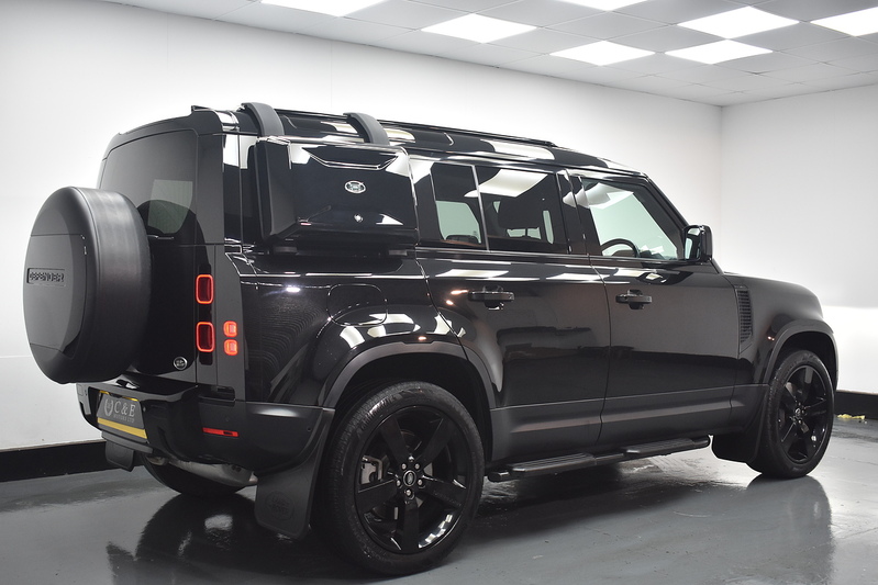 Land Rover Defender 110 SD4 SE - U6281
