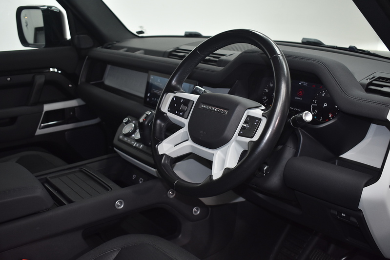 Land Rover Defender 110 SD4 SE - U6281