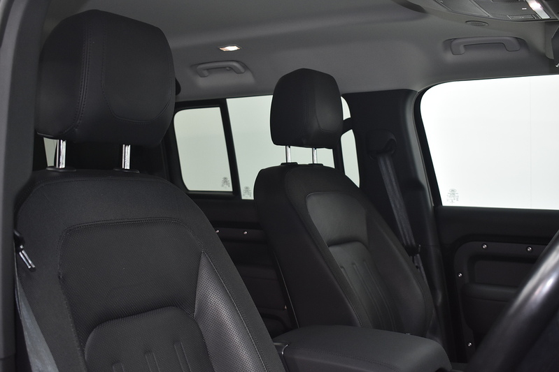 Land Rover Defender 110 SD4 SE - U6281