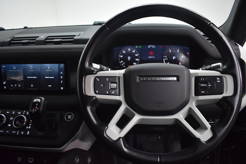 Land Rover Defender 110 SD4 SE - U6281