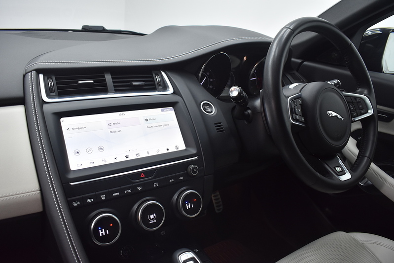 Jaguar E-PACE D180 R-Dynamic SE - U6287