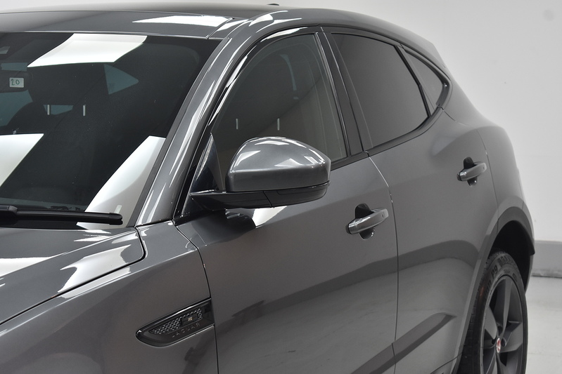 Jaguar E-PACE D180 Chequered Flag - U6288