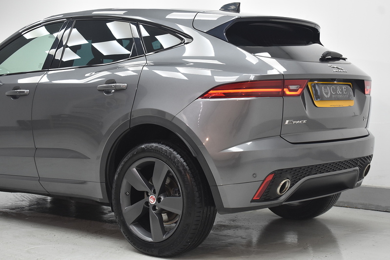 Jaguar E-PACE D180 Chequered Flag - U6288