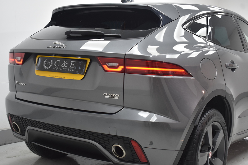 Jaguar E-PACE D180 Chequered Flag - U6288