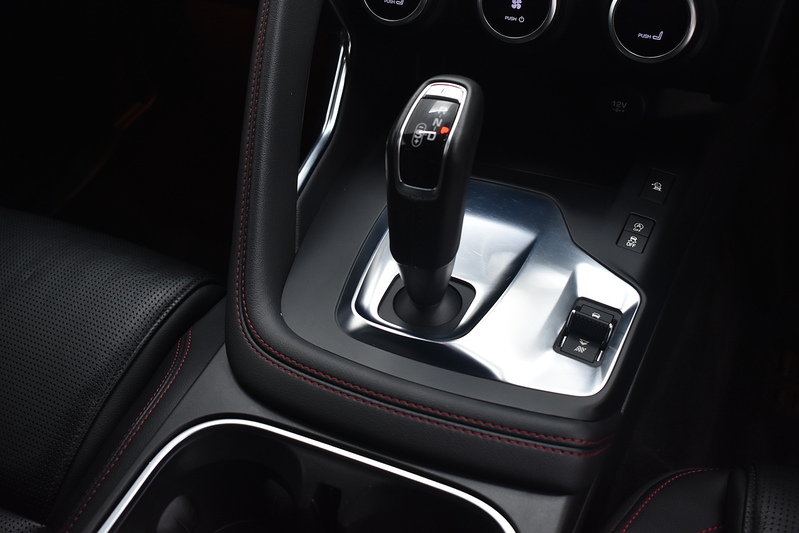 Jaguar E-PACE D180 Chequered Flag - U6288