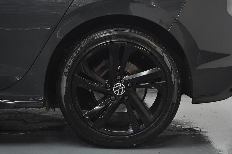 Volkswagen Golf TSI R-Line - U6290