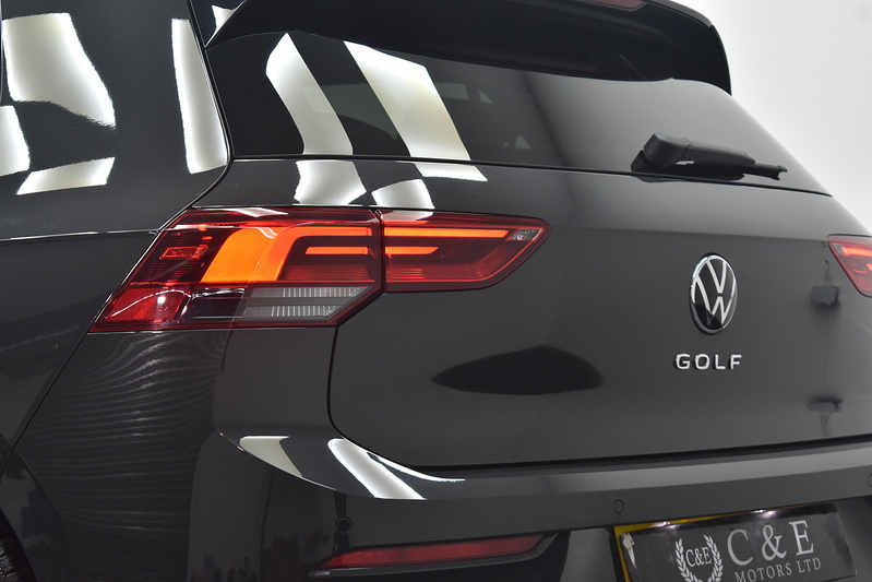 Volkswagen Golf TSI R-Line - U6290