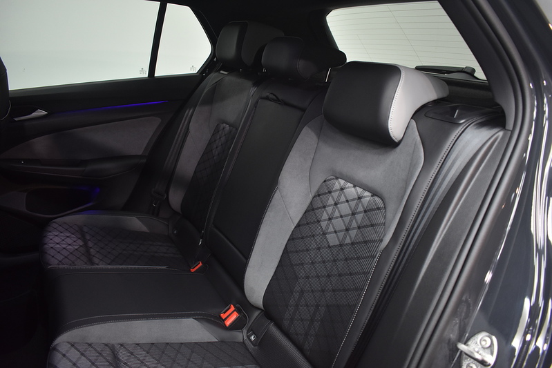 Volkswagen Golf TSI R-Line - U6290