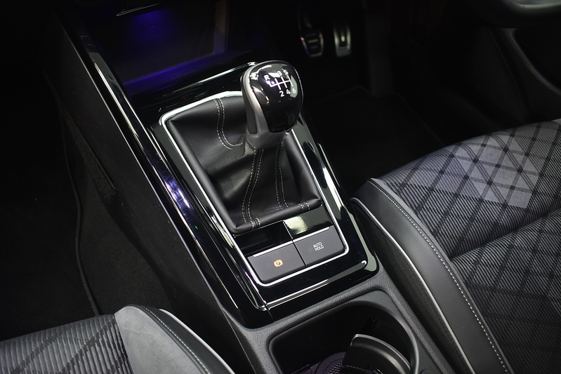 Volkswagen Golf TSI R-Line - U6290