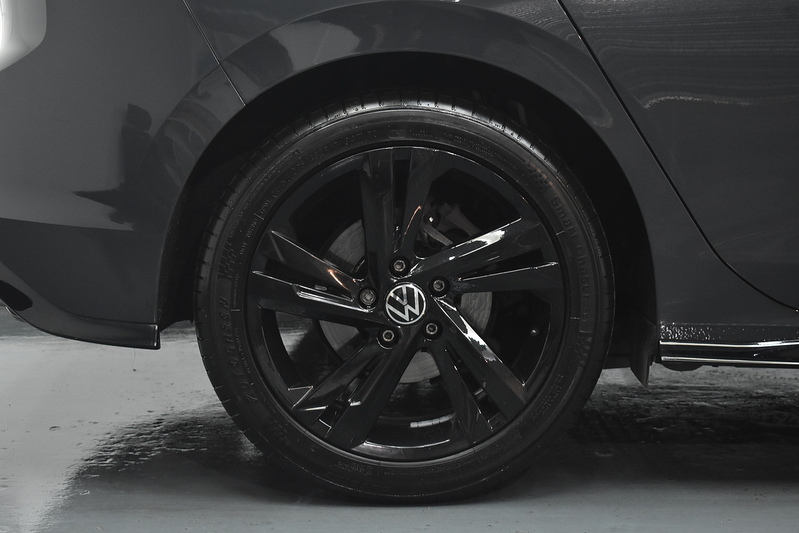 Volkswagen Golf TSI R-Line - U6290