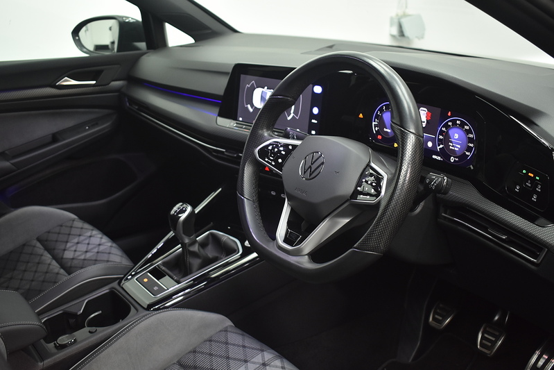 Volkswagen Golf TSI R-Line - U6290