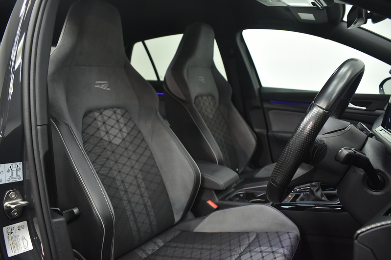 Volkswagen Golf TSI R-Line - U6290