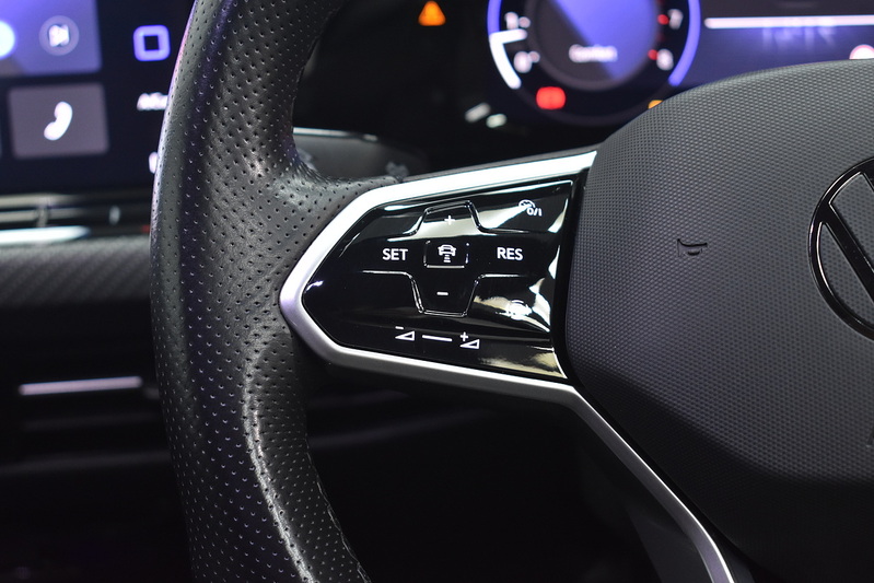 Volkswagen Golf TSI R-Line - U6290