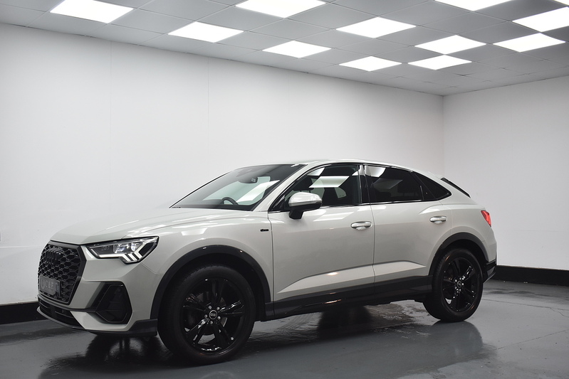 Audi Q3 TFSI CoD S line - U6300