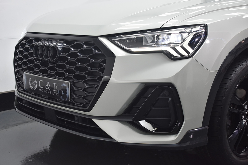 Audi Q3 TFSI CoD S line - U6300