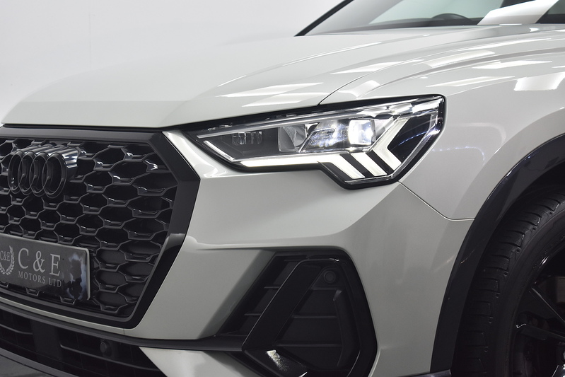 Audi Q3 TFSI CoD S line - U6300