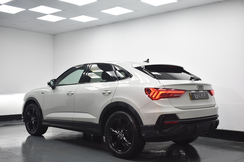 Audi Q3 TFSI CoD S line - U6300