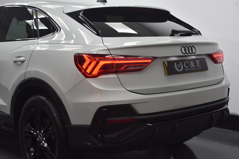 Audi Q3 TFSI CoD S line - U6300
