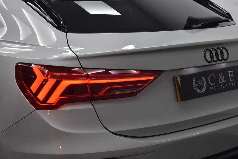 Audi Q3 TFSI CoD S line - U6300