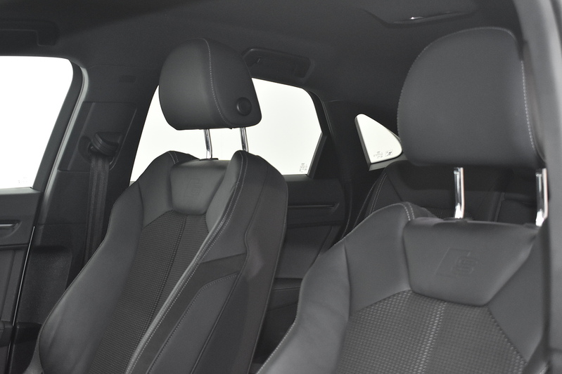 Audi Q3 TFSI CoD S line - U6300