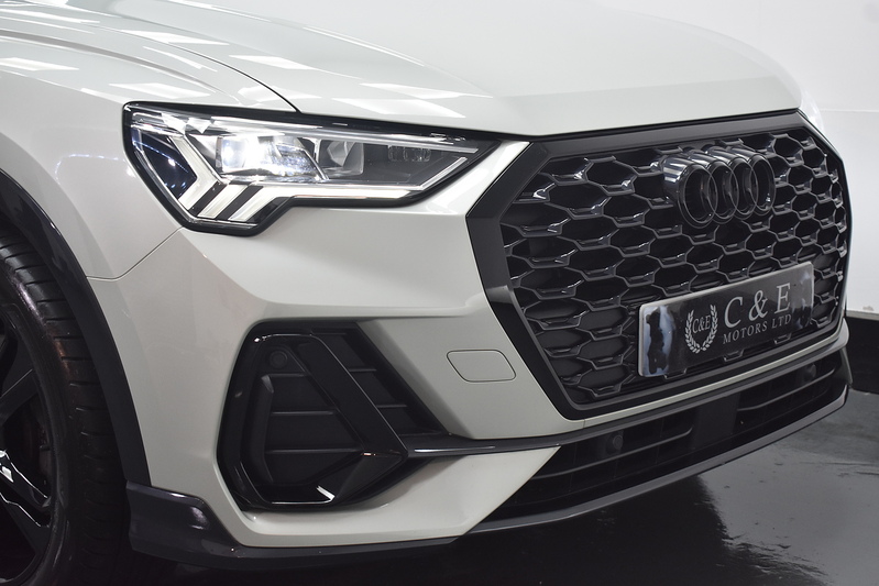 Audi Q3 TFSI CoD S line - U6300