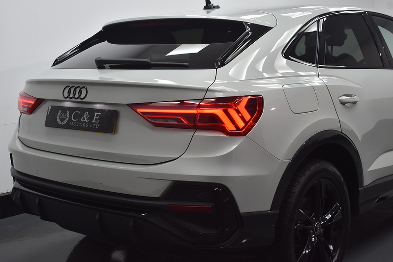 Audi Q3 TFSI CoD S line - U6300